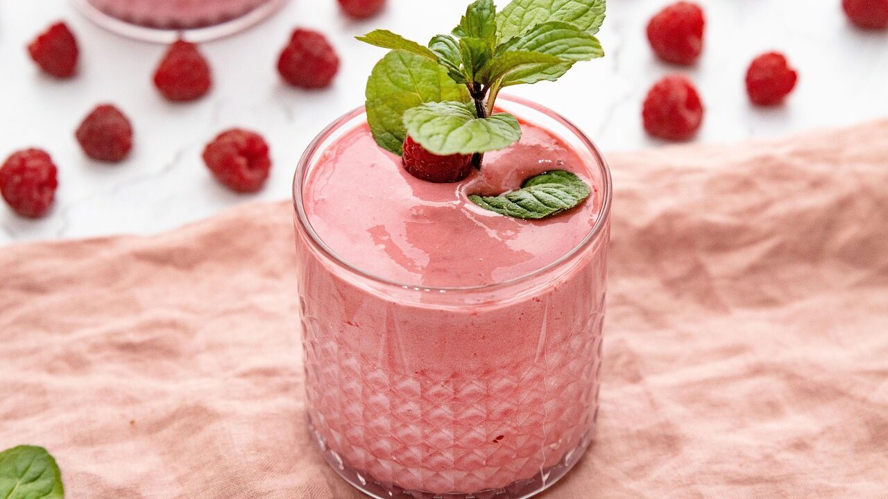 5 Smoothies Sehat untuk Sarapan Cepat dan Praktis
